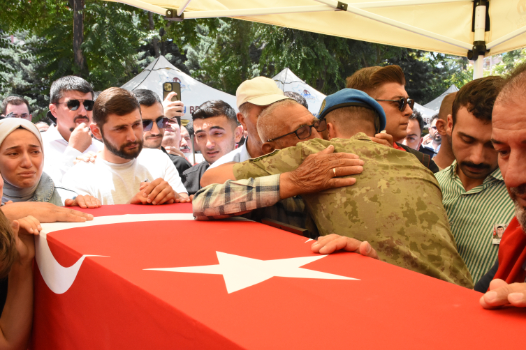 Türkiye şehitlerini uğurladı