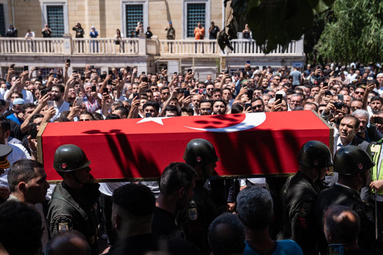 Türkiye şehitlerini uğurladı