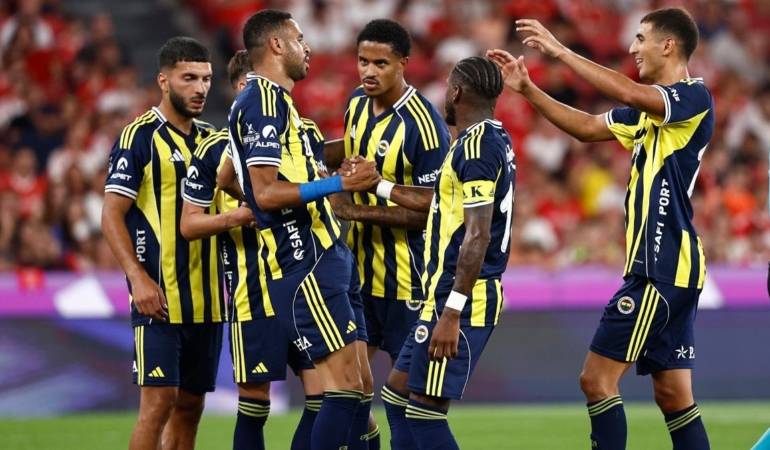 Fenerbahçe’nin UEFA Kadrosu Açıklandı!