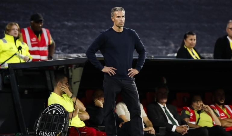 Van Persie’nin İlk Avrupa Zaferi Fenerbahçe’ye Karşı