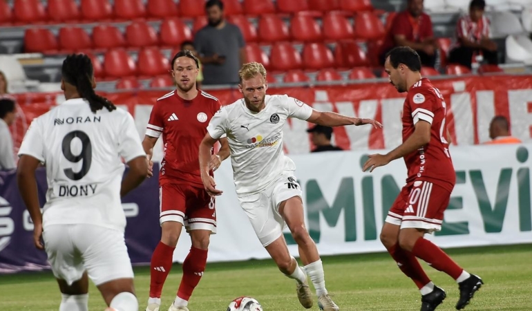 Ümraniyespor Sezona Galibiyetle Başladı!