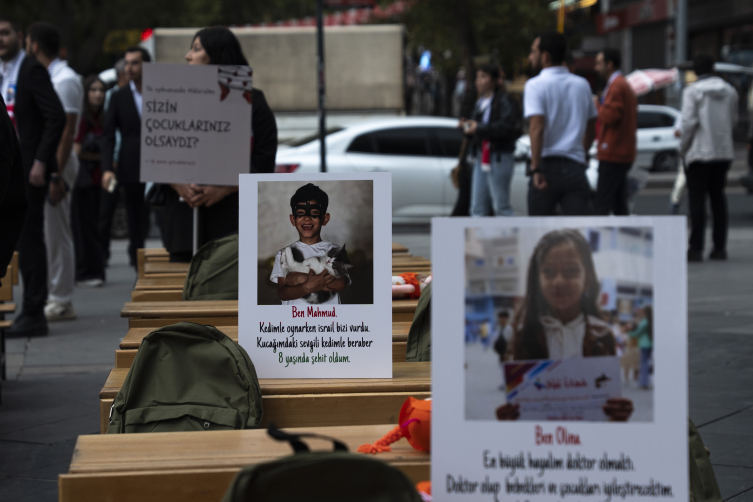 AK Parti'den Gazzeli çocuklar için 'Boş Sıralar' etkinliği