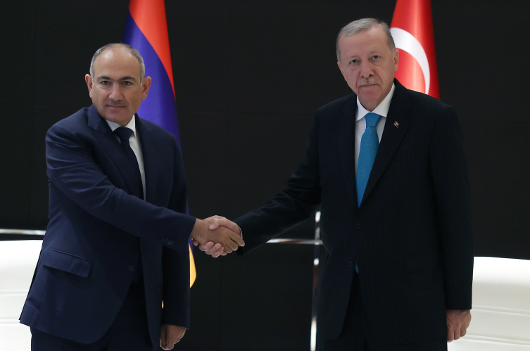 Cumhurbaşkanı Erdoğan'dan Çin'de diplomasi trafiği