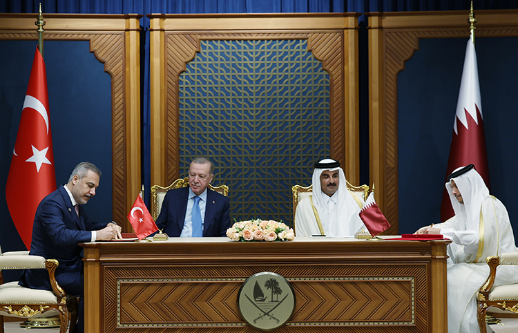 Cumhurbaşkanı Erdoğan, Körfez turunu tamamladı