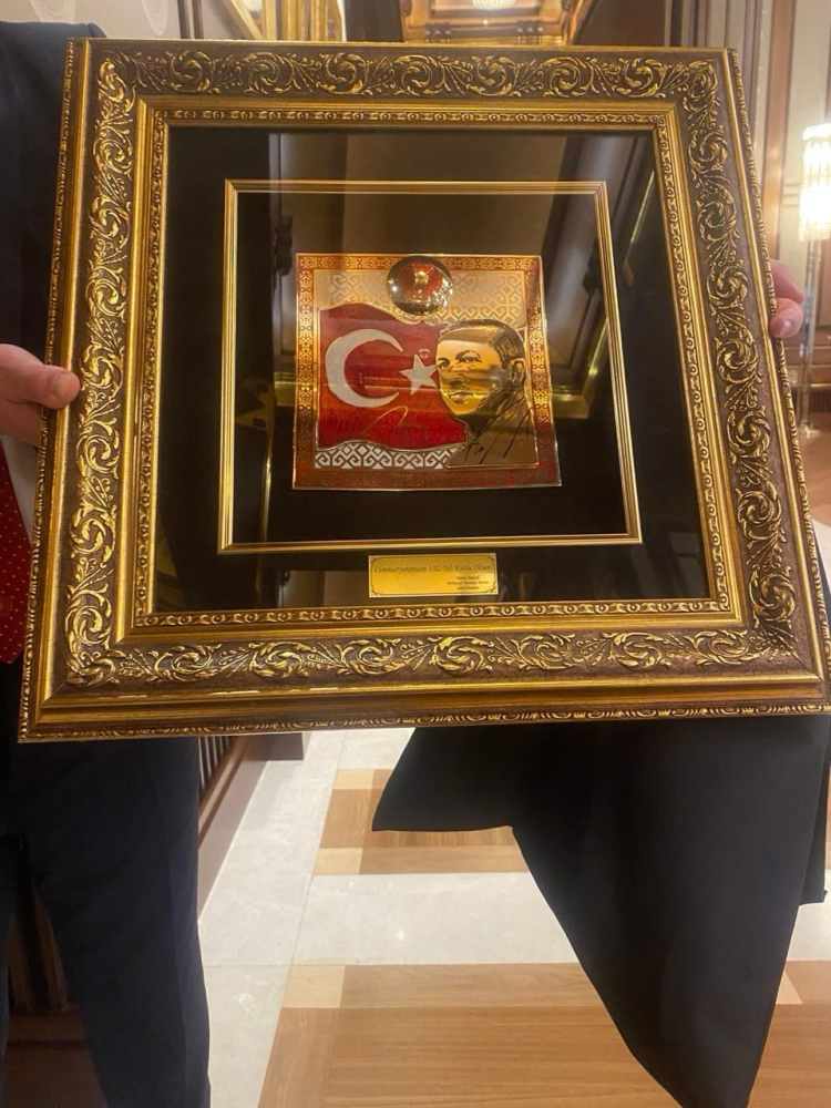 MHP Genel Başkanı Bahçeli'den Cumhurbaşkanı Erdoğan'a anlamlı hediye