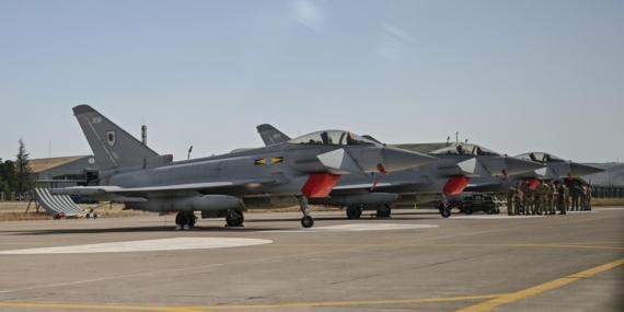 eurofighteraa-2411596.jpg