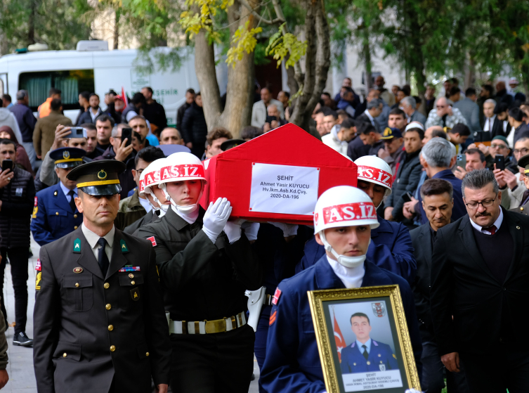 Türkiye kahraman şehitlerini uğurluyor