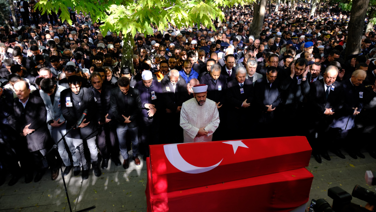 Türkiye kahraman şehitlerini uğurluyor