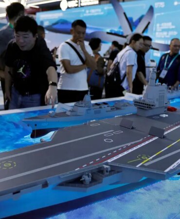 2025-11-07T054621Z_2138902903_RC2T4BA0B3H2_RTRMADP_3_CHINA-DEFENCE-CARRIER-min-416514.JPG