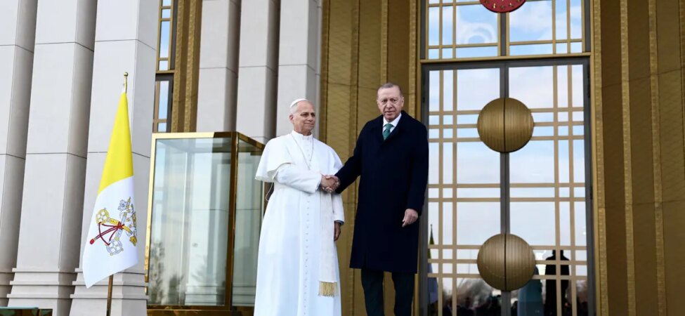 2025-11-27T113928Z_1844748288_RC2Z4IA2RB0E_RTRMADP_3_POPE-TRIP-TURKEY-3359662.JPG