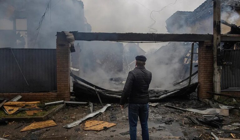 2025-11-29T082236Z_434567457_RC286IAB7WVS_RTRMADP_3_UKRAINE-CRISIS-ATTACK-KYIV-485607.JPG