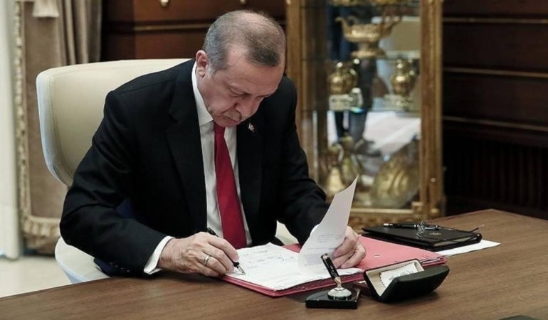 erdogan-imza-aa-2005882.jpg