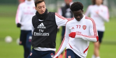bukayo-sakadan-mesut-ozil-143_2-41.jpg