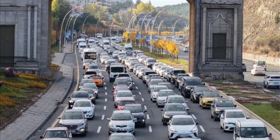 Ankara’da Trafik Çilesi Büyüyor: Başkentliler Tepkili, Mansur Yavaş’tan Dikkat Çeken Açıklama