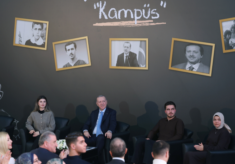 Cumhurbaşkanı Erdoğan gençlerle buluştu
