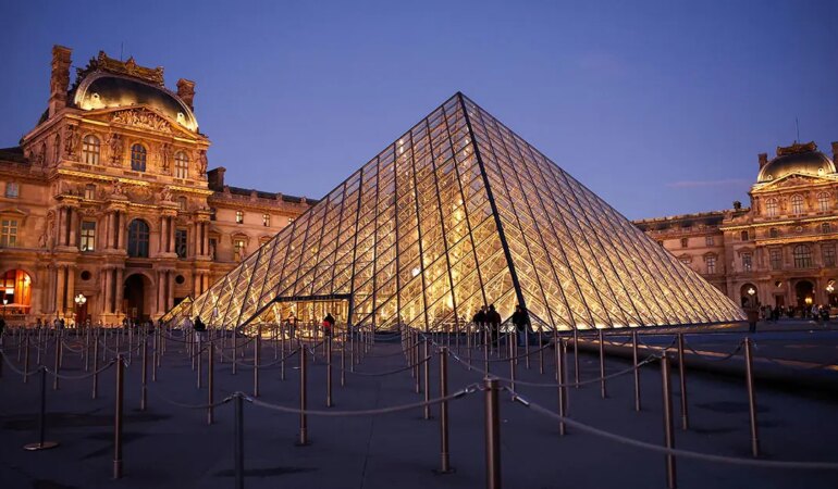 louvre2-470029.jpg