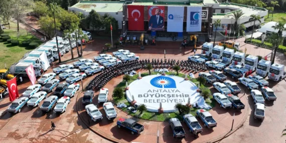 antalya-buyuksehir-belediyesi-arac-filosunu-guclendirdi-O9aUlWUZ.webp