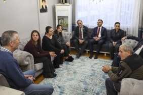 chp-genel-baskani-ozelden-atlas-caglayanin-ailesine-taziye-ziyareti-hquuChQ9.jpg