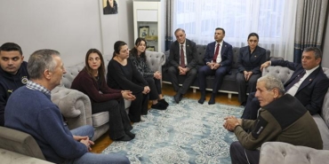 chp-genel-baskani-ozelden-atlas-caglayanin-ailesine-taziye-ziyareti-hquuChQ9.jpg