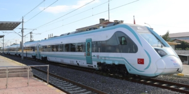 elektrikli-hizli-tren-2259448.jpg