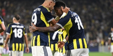 fenerbahcede-pes-pese-ayriliklar-en-nesyri-derken-jhon-duran-gidiyor-anlasmaya-varildi-ITkPQ96x.jpg