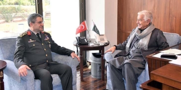 genelkurmay-baskani-orgeneral-bayraktaroglu-pakistan-savunma-bakani-asif-ile-bir-araya-geldi-hUhDibi8.jpg