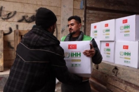 ihh-gectigimiz-yil-suriyeye-972-tir-yardim-malzemesi-gonderdi-seVRFlie.jpg