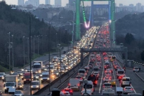 istanbulda-aksam-cilesi-trafik-durma-noktasina-geldi-zcukasWU.jpg