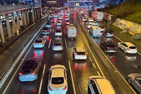 istanbulda-aksam-saatlerinde-trafik-yogunlugu-yuzde-80e-cikti-9KkHIJHx.jpg