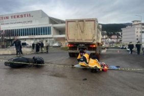 kamyon-ile-carpisan-motosiklet-surucusu-oldu-C8lskWRZ.jpg