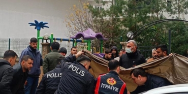 mardinde-balkondan-dusen-76-yasindaki-kadin-oldu-l8ygj1ak.jpg