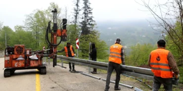 sakaryanin-10-mahallesine-guvenli-surus-icin-celik-bariyer-jFTzTXrM.webp