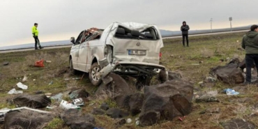 sirnakta-feci-kaza-minibus-takla-atti-2-olu-6-yarali-5nQ5l8Le.jpg