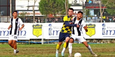 super-amatorde-yerel-derbi-berabere-bitti-alacatispor-cesme-belediyespor-2-2-3N7v9NRk.jpg