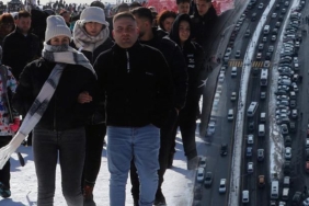 1-milyon-400-bin-kisi-geldi-bolgede-5-kilometrelik-arac-kuyrugu-var-2EfMdpcX.jpg