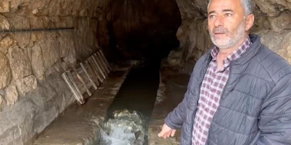4-muratin-yaptirdigi-caminin-altindaki-kaynak-yillar-sonra-akmaya-basladi-boyle-bir-su-gormedik-VRTsdzP6.jpg