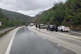 antalya-isparta-yolu-heyelan-sonrasi-acildi-SkZBMHxV.jpg