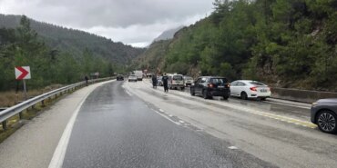 antalya-isparta-yolu-heyelan-sonrasi-acildi-SkZBMHxV.jpg