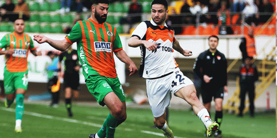 basaksehir-alanyada-yara-sardi-cekismeli-macta-3-gol-v5Jhy2DB.jpg