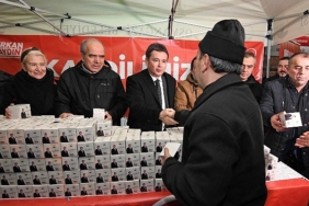baskan-aydin-berat-kandilinde-vatandaslarla-bulustu-8DH9IPg3.jpg