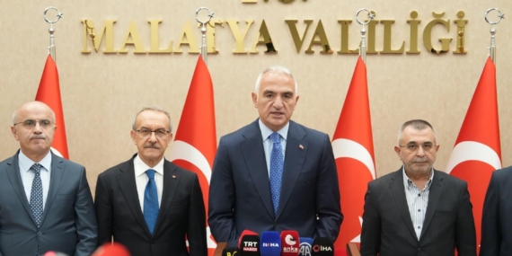 bilinmeyen-gercek-3-yil-sonra-ortaya-cikti-bakan-ersoy-malatyada-depremde-olumden-donmus-NRcp2D9J.jpg