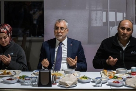 calisma-ve-sosyal-guvenlik-bakani-isikhan-ilk-iftarini-fabrika-iscileriyle-yapti-m3UU99UV.jpg