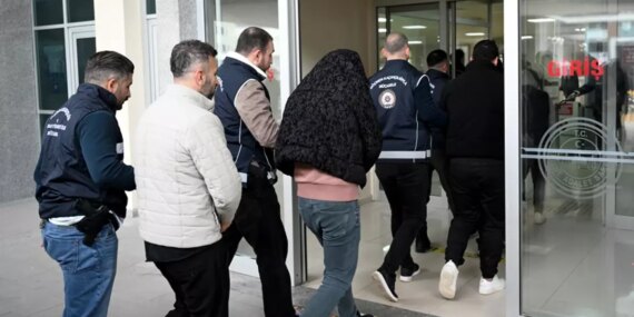 casperlarin-yoneticisini-diplomatik-plakayla-yurt-disina-kacirmislar-6-kisi-tutuklandi-F4i5IqGy.jpg