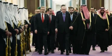 cumhurbaskani-erdogan-prens-selman-ile-el-ele-onuruna-verilen-aksam-yemegine-istirak-etti-fyb6ECeO.webp