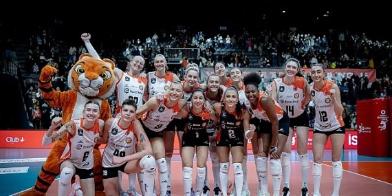 eczacibasi-dynavitten-evinde-net-galibiyet-sWUyzwN6.jpg