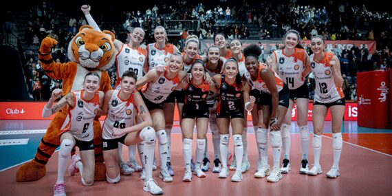 eczacibasi-thy-karsisinda-3-sette-galibiyete-uzandi-9jq8i8S5.jpg