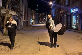 eskisehirde-ramazan-davulcularinin-sahur-mesaisi-basladi-dh8LwOew.jpg