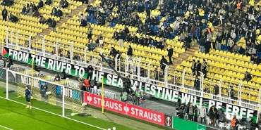 fenerbahce-tribunleri-filistini-unutmadi-mjTOIc1n.jpg