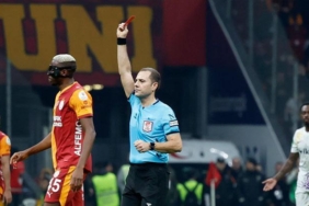 galatasaray-eyupspor-macinin-tartismali-pozisyonlarini-eski-hakemler-degerlendirdi-daha-net-bir-aci-olamaz-Jkmz89r5.jpg