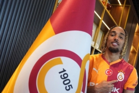 galatasaray-sacha-boey-transferini-boyle-acikladi-ElXlSWNQ.jpeg